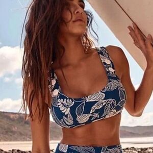 NEW Seea x‎ Free People Georgia Gaia bikini top navy floral, M